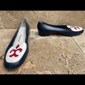 Women's Saks Off Fifth Avenue flats Size 7.5